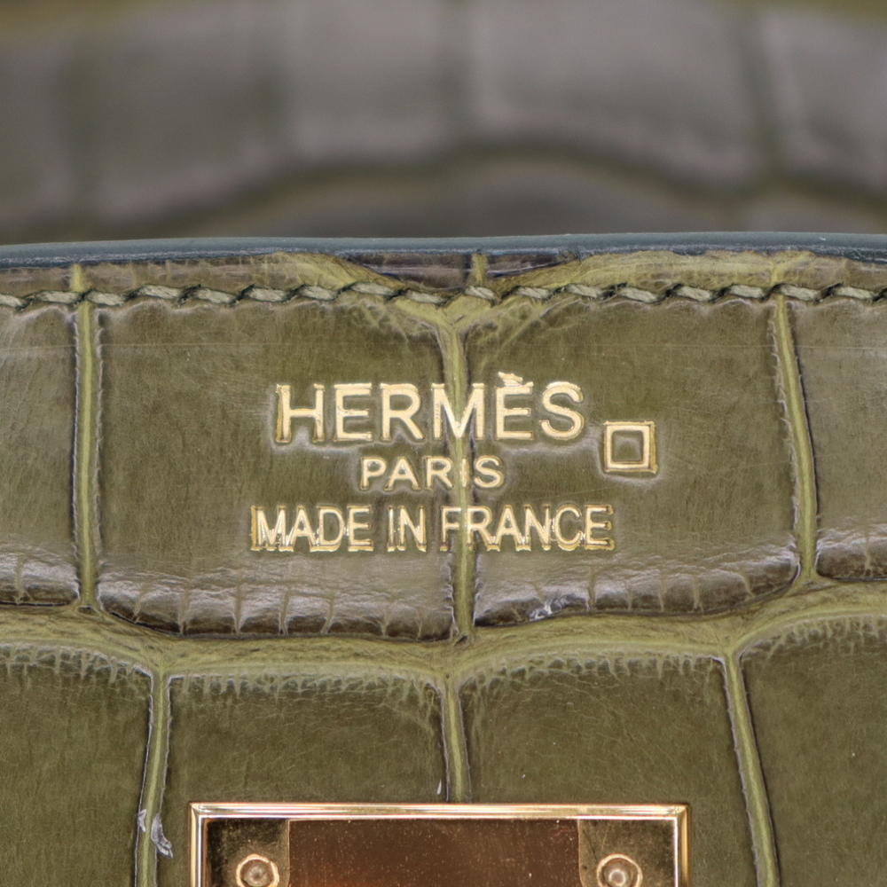 Hermès 35cm Birkin Bubblegum Matte Alligator Gold Hardware