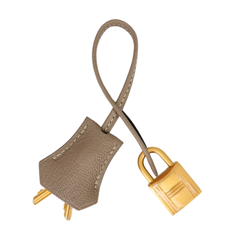 Hermès 28cm Kelly Retourne HSS Bubblegum/Gris Tourterelle Chèvre Leather Brushed Gold Hardware