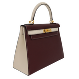 Hermès 28cm Kelly HSS Sellier Bordeaux/Craie Epsom Leather Brushed Gold Hardware