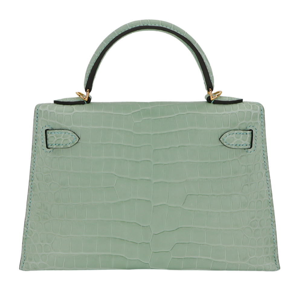 3_0d193f82-b4d6-40c0-85bb-