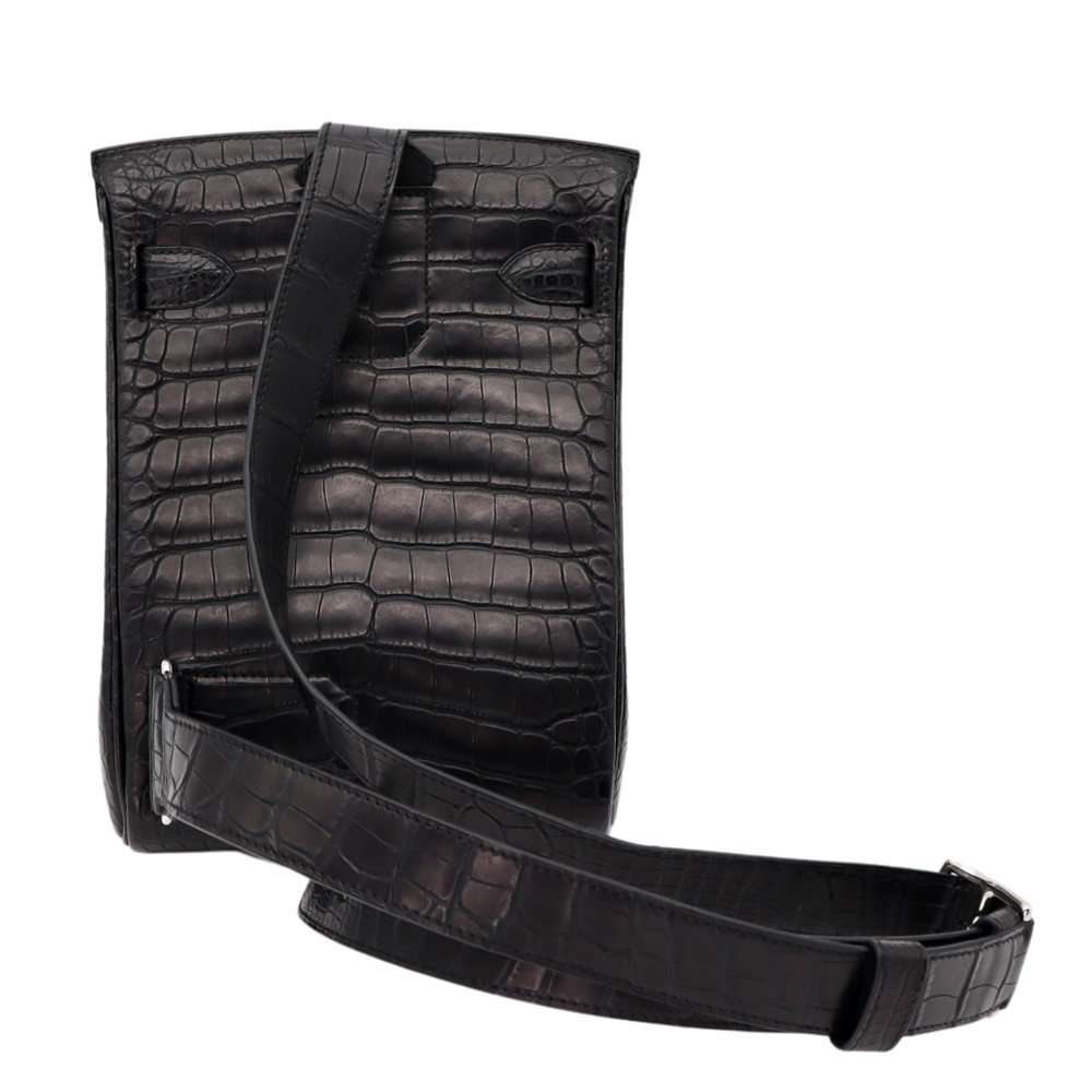 Hermès 20cm Lindy Mini Black Swift Leather Gold Hardware exclusive